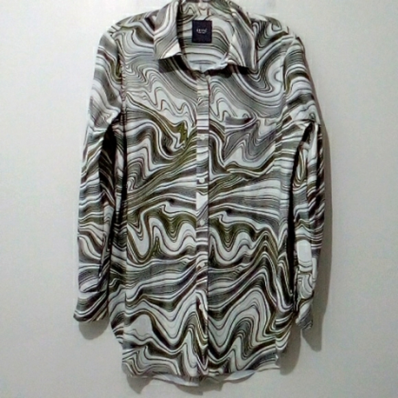 Lysse Tops - Lysse green white psychedelic print long sleeve button down blouse